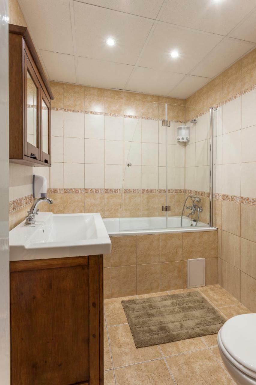 Air-Conditioned Apartment Sancova - Old Town Bratislava Luaran gambar